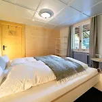- Boutique & Design Und Apartements Hotel Lenk