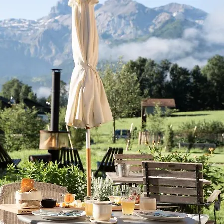 ホテル Lenk Lodge - Boutique Design Hotel & Apartments