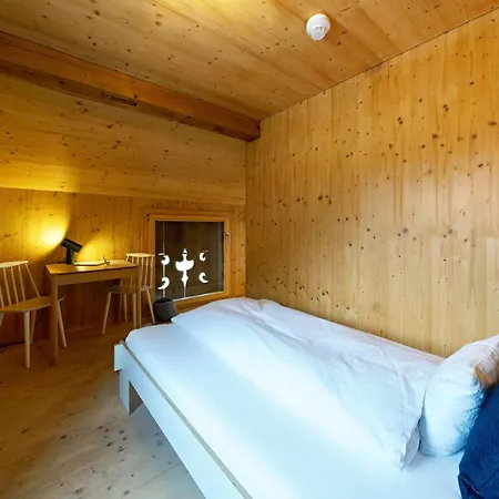ホテル Lenk Lodge - Boutique Design Hotel & Apartments レンク