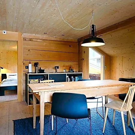 ホテル Lenk Lodge - Boutique Design Hotel & Apartments レンク