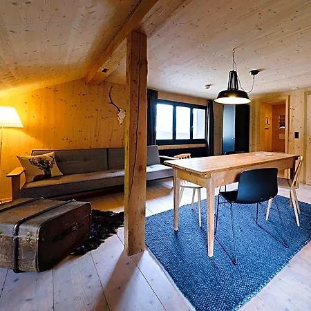 ホテル Lenk Lodge - Boutique Design Hotel & Apartments