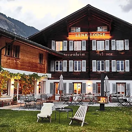 ホテル Lenk Lodge - Boutique Design Hotel & Apartments