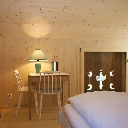 - Boutique & Design Und Apartements Lenk