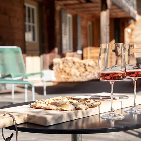 - Boutique & Design Und Apartements Hotel Lenk