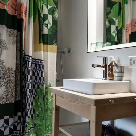 - Boutique & Design Und Apartements Otel Lenk