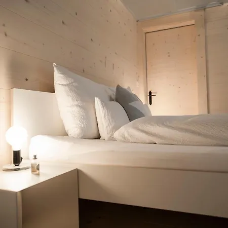 - Boutique & Design Und Apartements Otel 3*